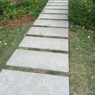 德州 芝麻黑小区踏步、汀步石铺装效果