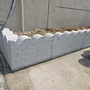 德州 芝麻白花岗岩花边石铺装效果图