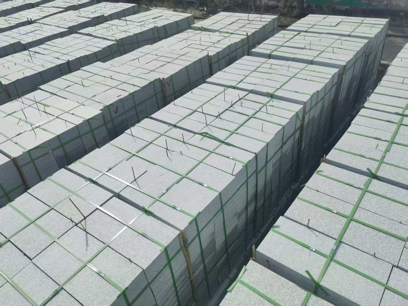 德州 芝麻白1.8公分火烧300*600地铺，清仓大甩卖