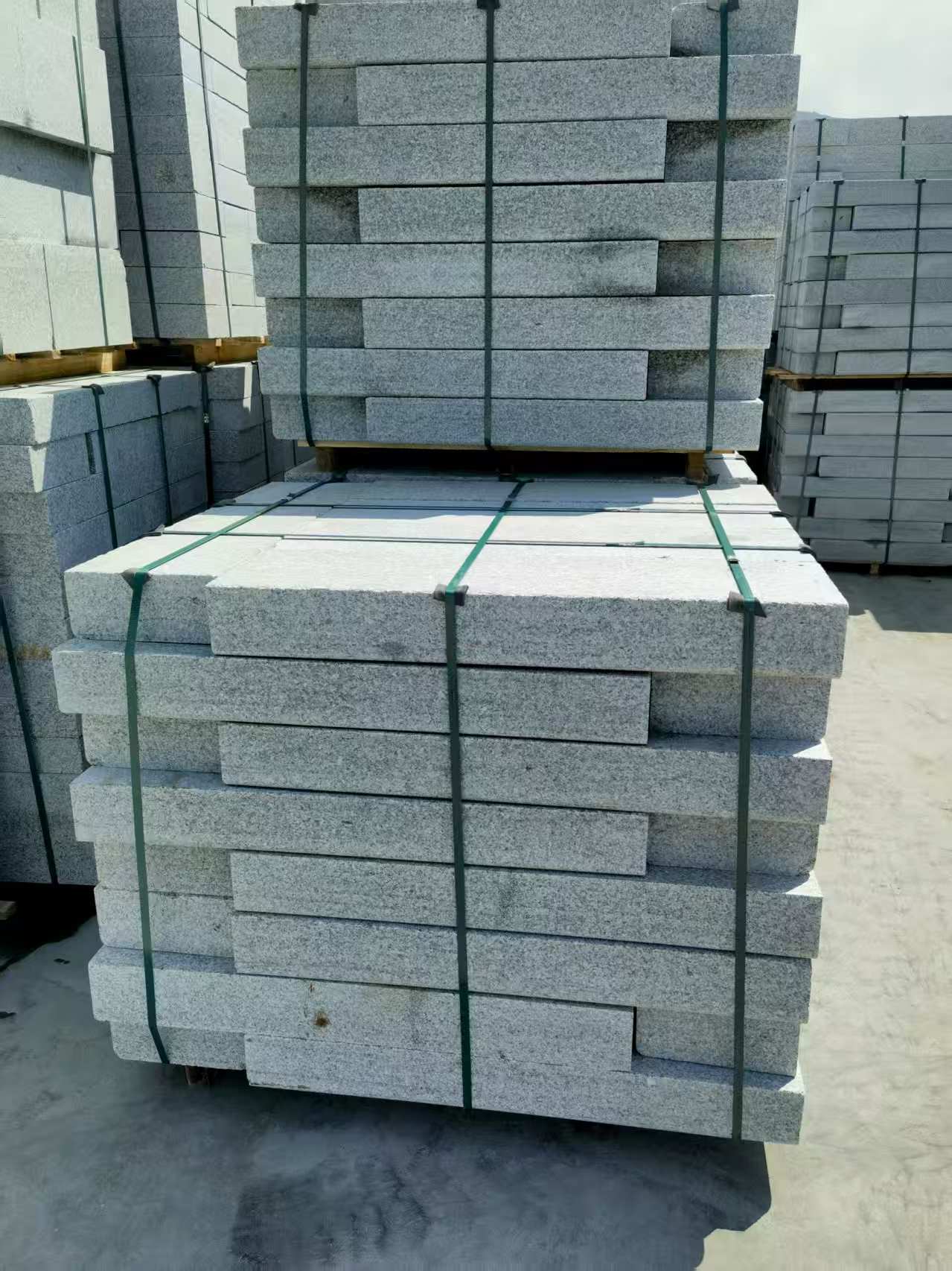 德州 芙蓉白花岗岩路沿石、平石尺寸标准，色泽均匀