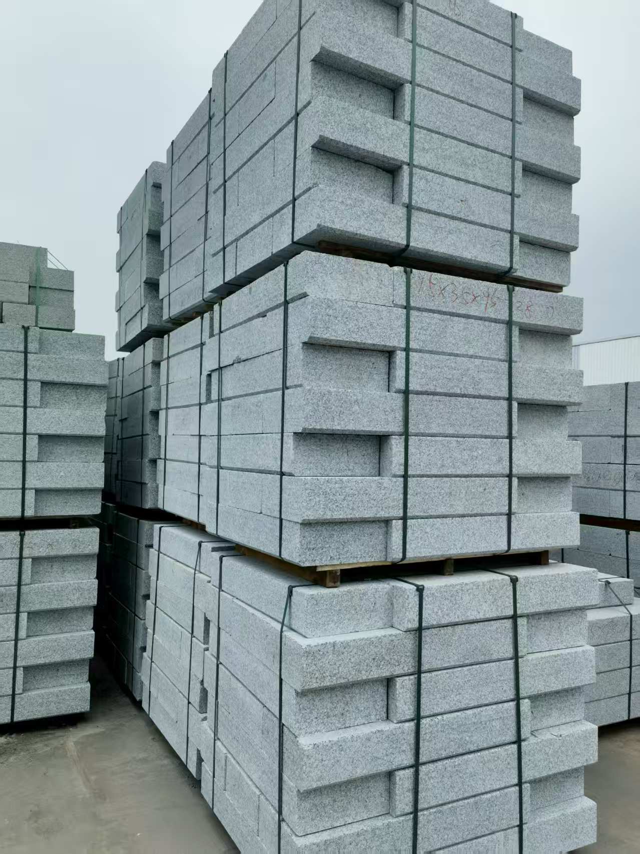 德州 路沿石，板板正正的路沿石