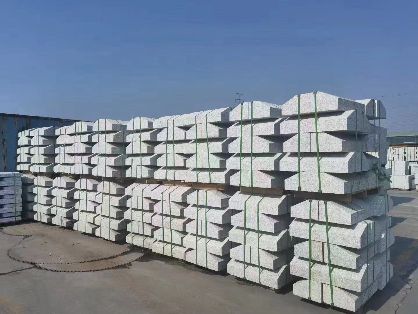 德州芝麻白花岗岩光面牙石知多少